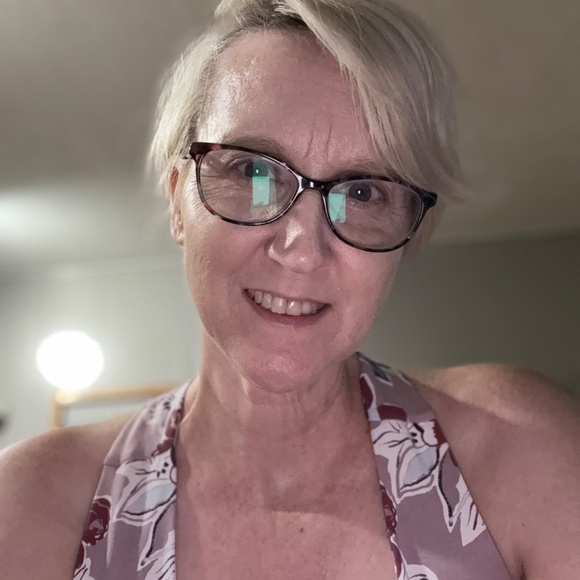 Meet your Posher, Jill - Picture 2 of 4